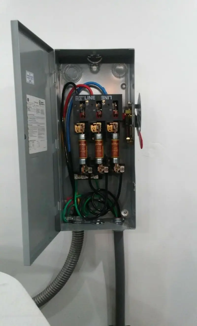Three-phase disconnect switch installed for Electrical Wiring & Rewiring in Austintown